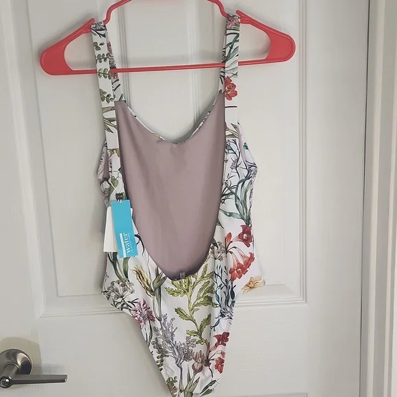 Vitamin A- Stunning Swimsuit - Picture 3 of 6